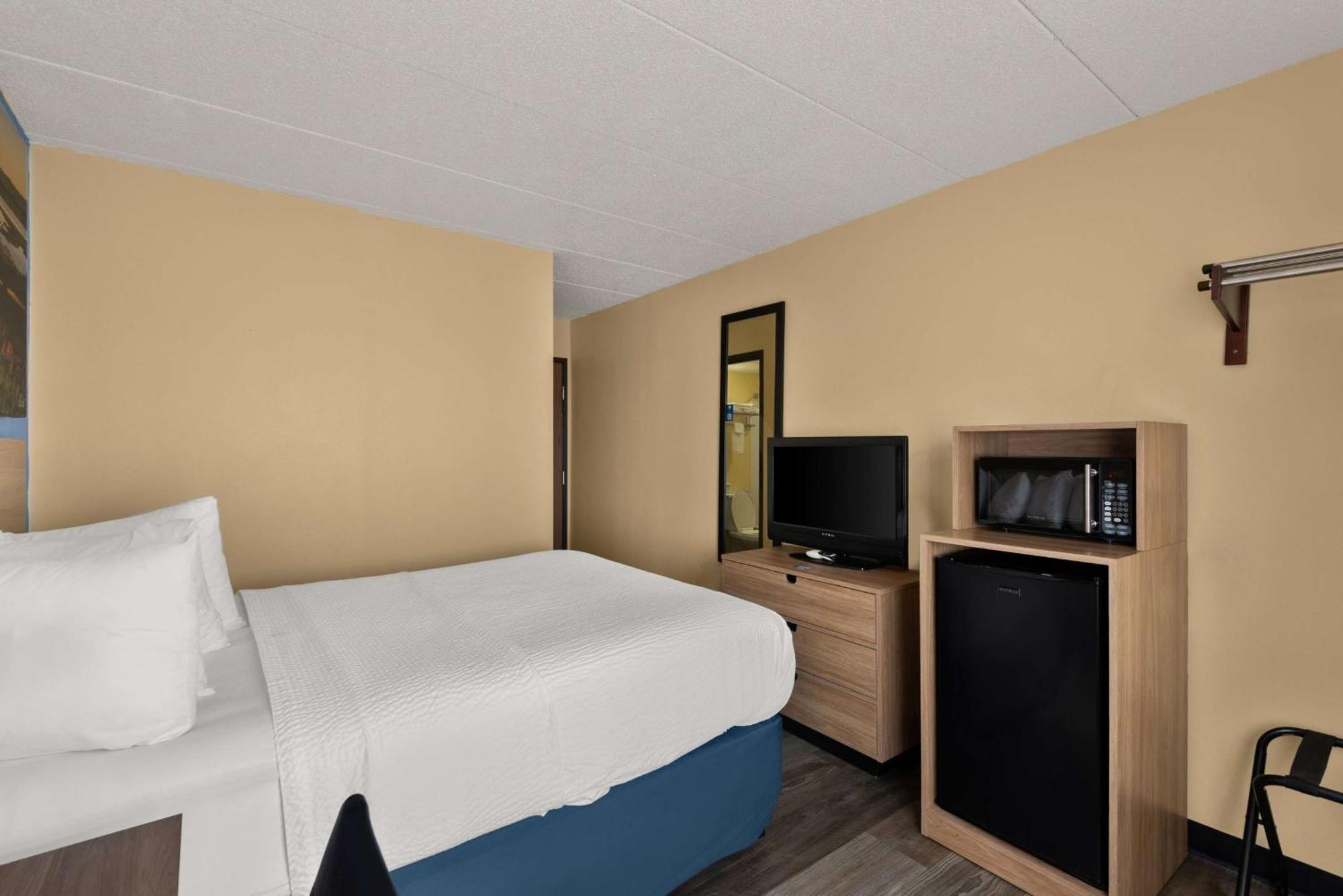 Days Inn By Wyndham Newton Eksteriør bilde