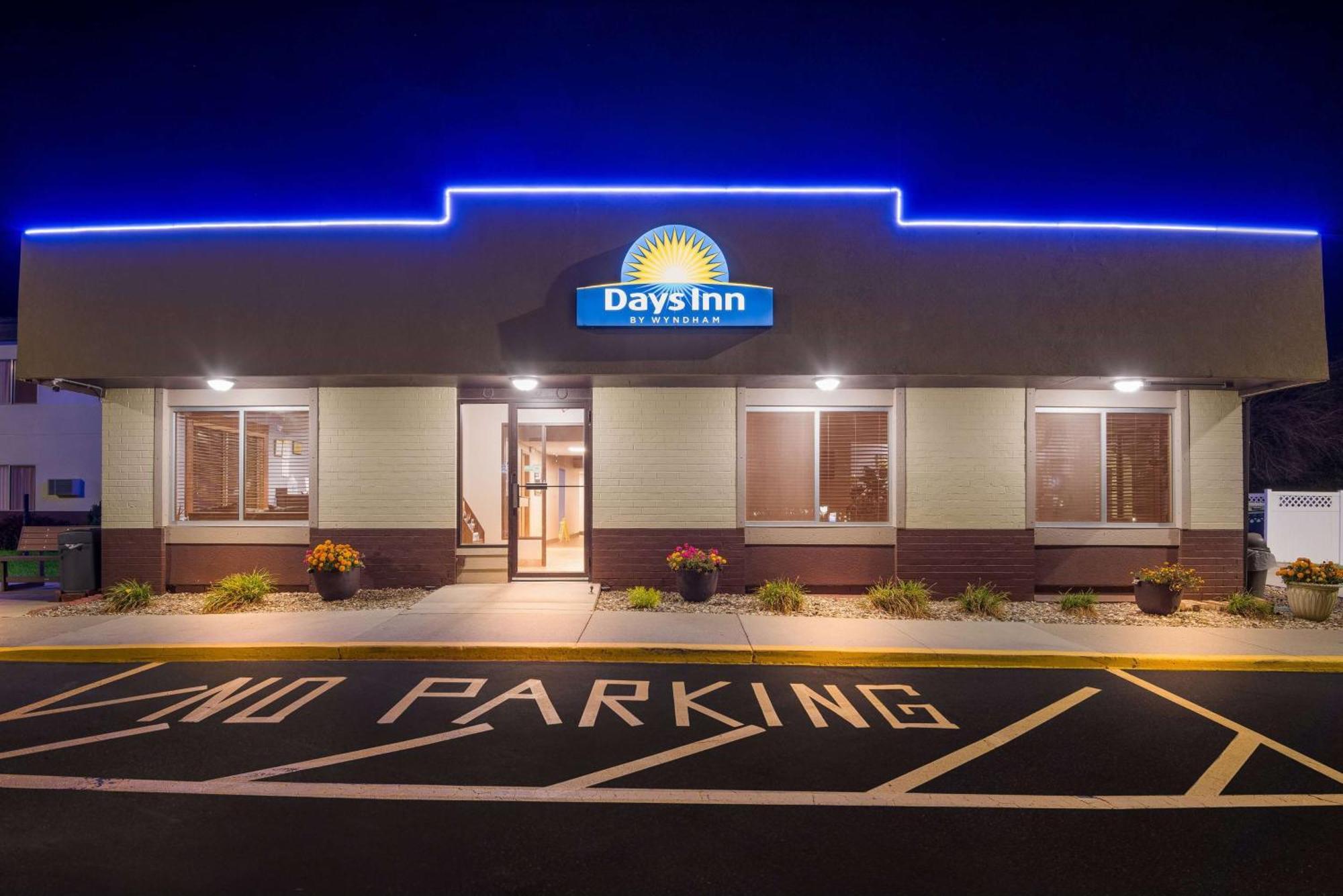 Days Inn By Wyndham Newton Eksteriør bilde