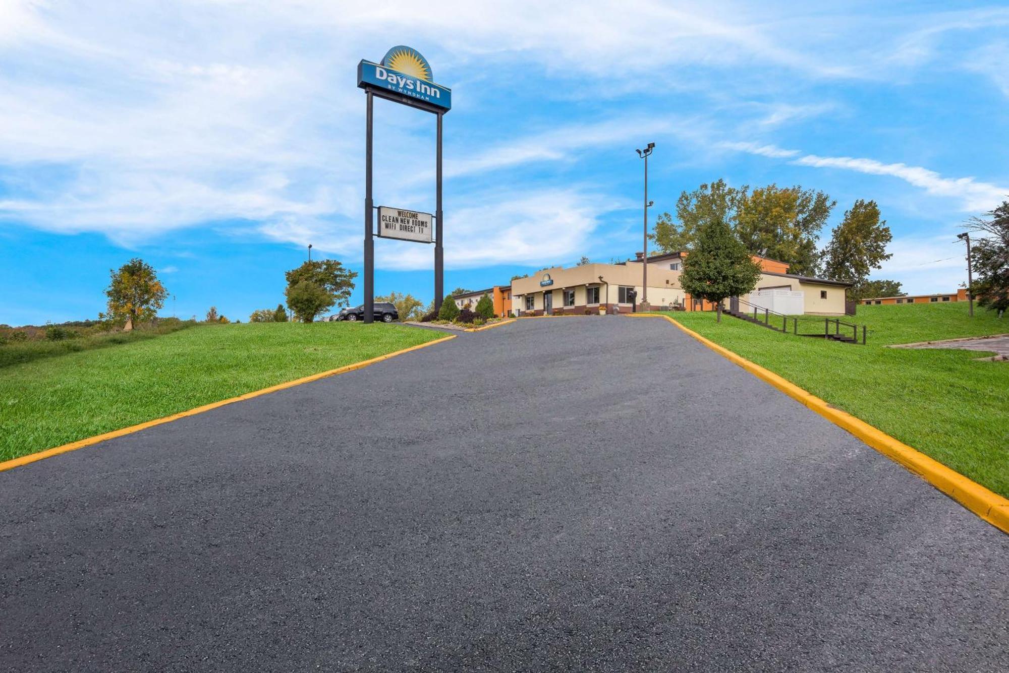Days Inn By Wyndham Newton Eksteriør bilde